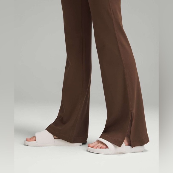 E - Lululemon Groove High-Rise Split-Hem Flared Pant *Nulu
Java - Picture 4 of 6